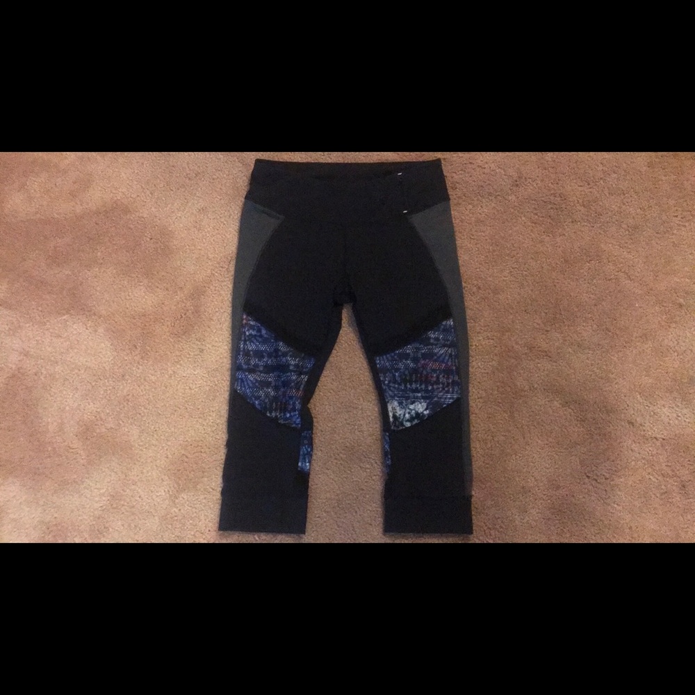 CALIA SIZE LARGE SEMI FITTED CAPRI PANTS